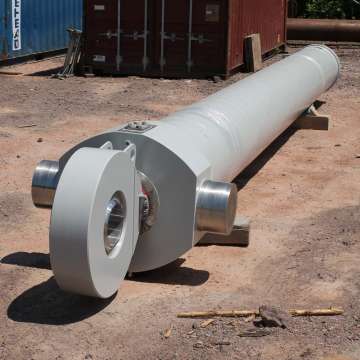 Large bore, long stroke, ASME type hydraulic cylinder for transporter erector launcher